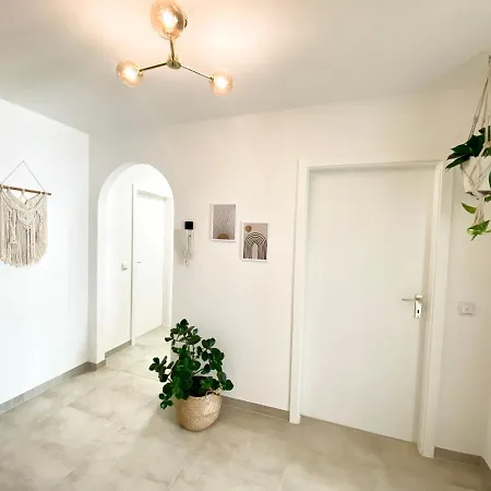 Boho Apartment Mit Balkon I Tiefgarage I Zentrum Apartment Fussen