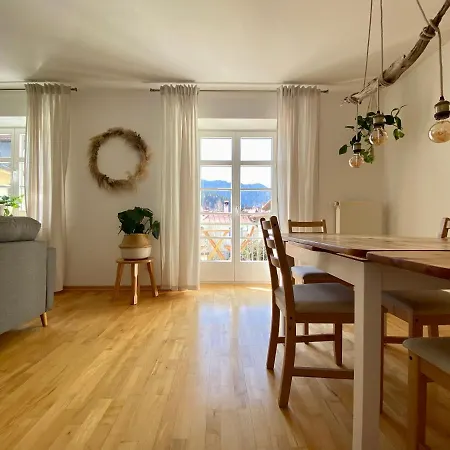 Boho Apartment Mit Balkon I Tiefgarage I Zentrum Apartment *