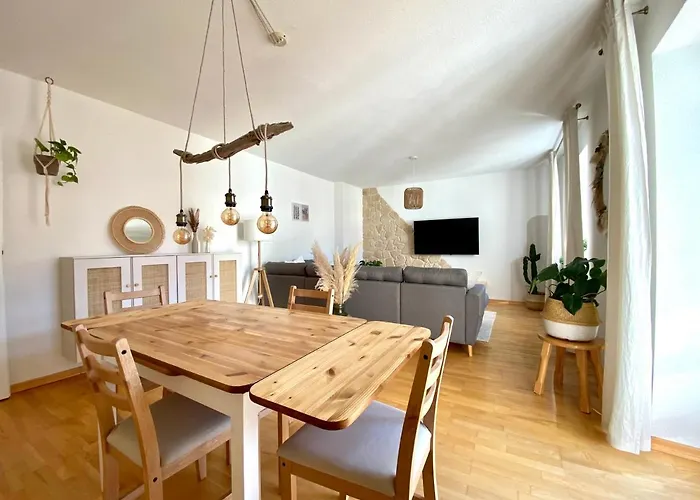 Butler Boho Boutique Netflix