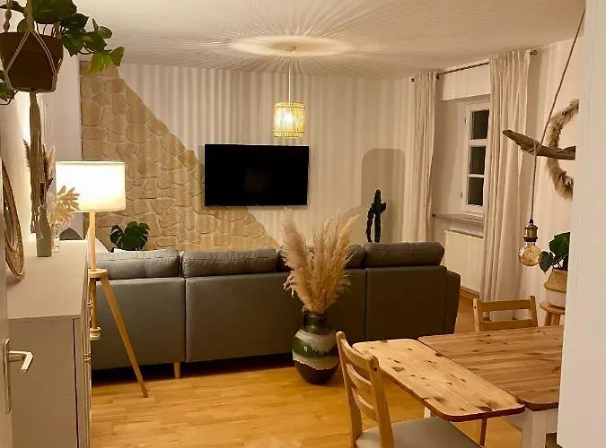 Butler Boho Boutique Netflix *