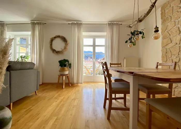 Butler Boho Boutique Netflix Appartement *